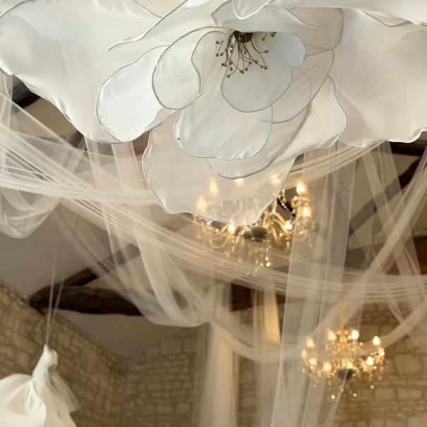 Du moodboard au jour J : comment naît une scénographie de mariage
