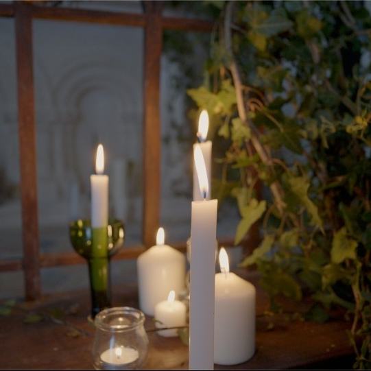 Une lumière pour eux — décoration